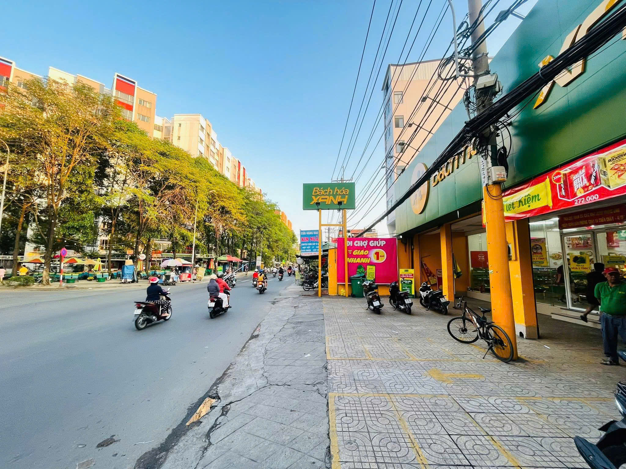  Bán nhà Mặt tiền Hương Lộ 3 - đối diện CELADON City, 9x34m, 4 Tầng - gấp bán hạ 36 tỷ 