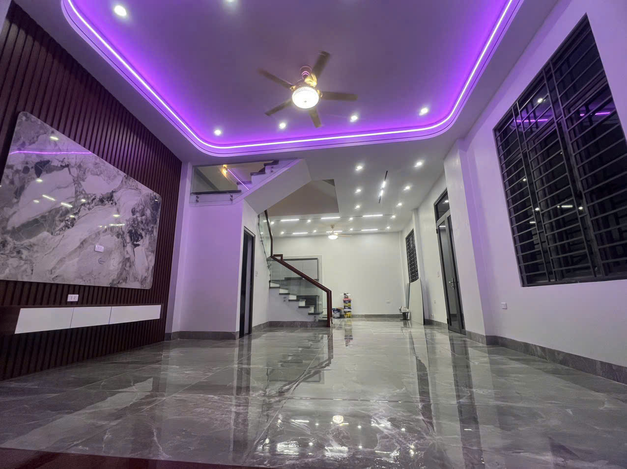  Bán nhà GÓC 3 tầng MỚI TINH phường Vũ Ninh hơn 4 tỷ 