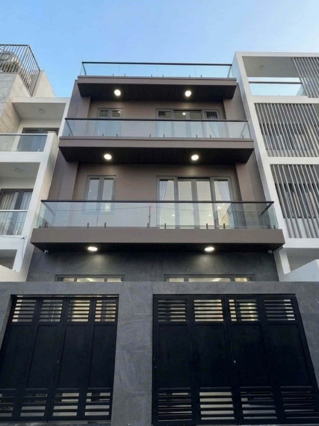  "SIÊU PHẨM NGANG 8M - CÓ THANG MÁY" - QUẬN 7 – GẦN NGÃ 4 NGUYỄN THỊ THẬP– GIÁ 8. x TỶ. 