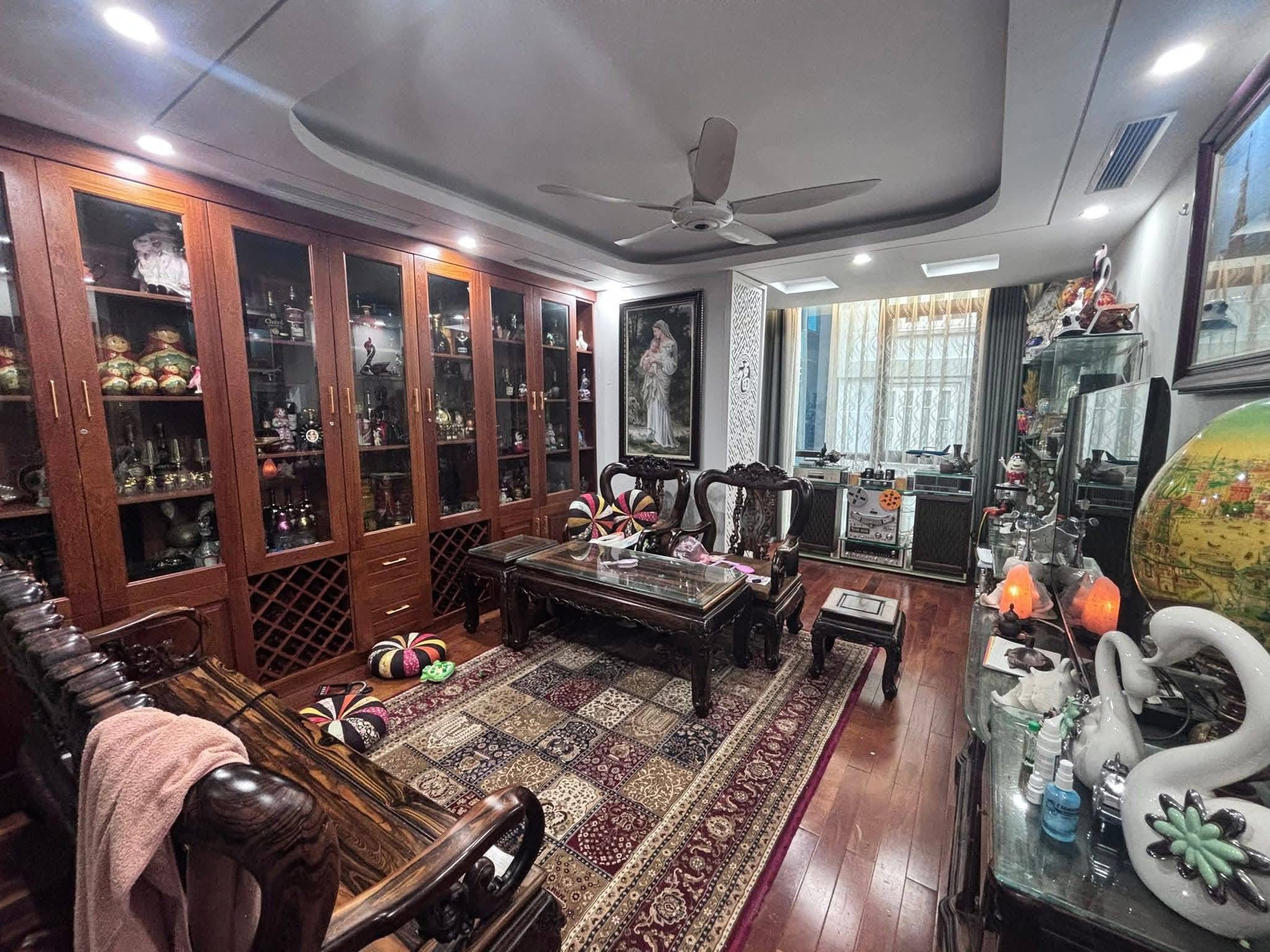  Bán nhà phố Kim Mã, Ba Đình, ngõ kinh doanh, gần phố, dân trí cao, 37m, 5 tầng, 9.6 tỷ 