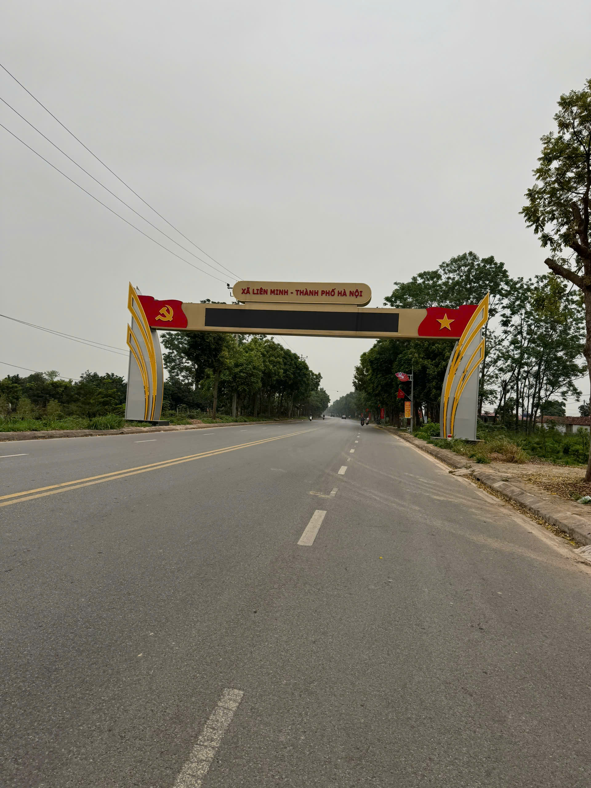  CC CẦN BÁN 42M ĐẤT ĐAN PHƯỢNG - OTO VÀO ĐẤT - CHỈ LOANH QUANH 3 TỶ. 