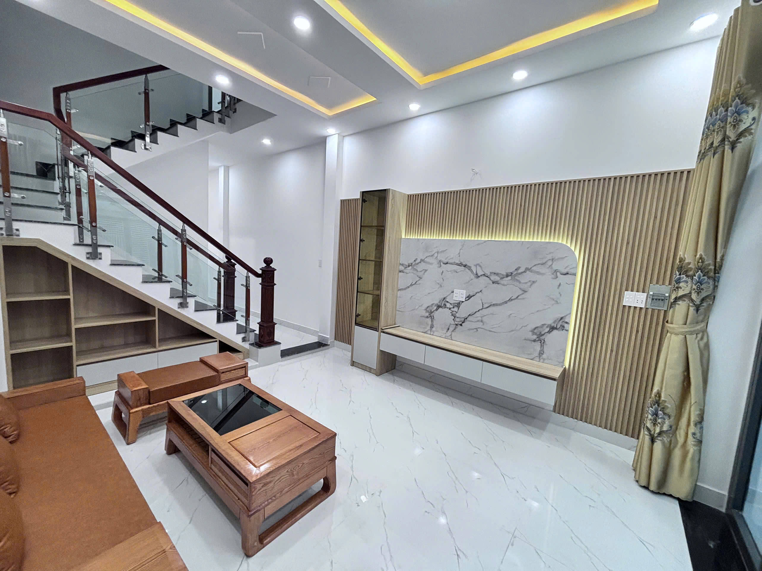  NHÀ MỚI TÂN XUÂN 1 - HÓC MÔN: VỊ TRÍ VÀNG, 3PN, HƯỚNG ĐÔNG NAM, SỔ HỒNG GIÁ 4.5 TỶ 