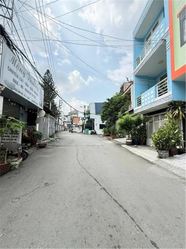  Nhà HXH  Đường Phan Văn Trị Phường 11 Cũ Quận Bình Thạnh. 