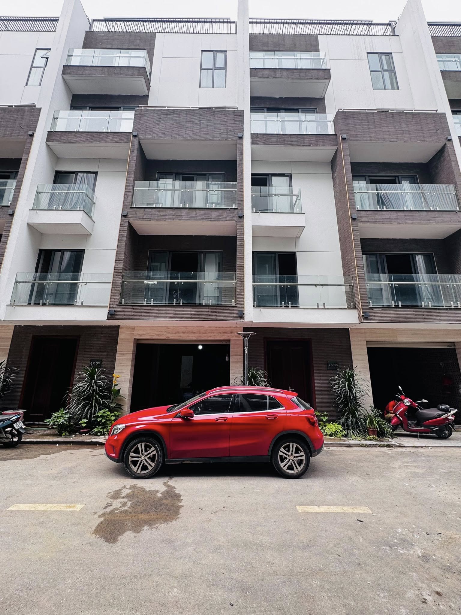  LIỀN KỀ NGỌC LÂM LONG BIÊN 76M2, MT8M - VIEW SÔNG HỒNG, CẦU LONG BIÊN - 2X TỶ 