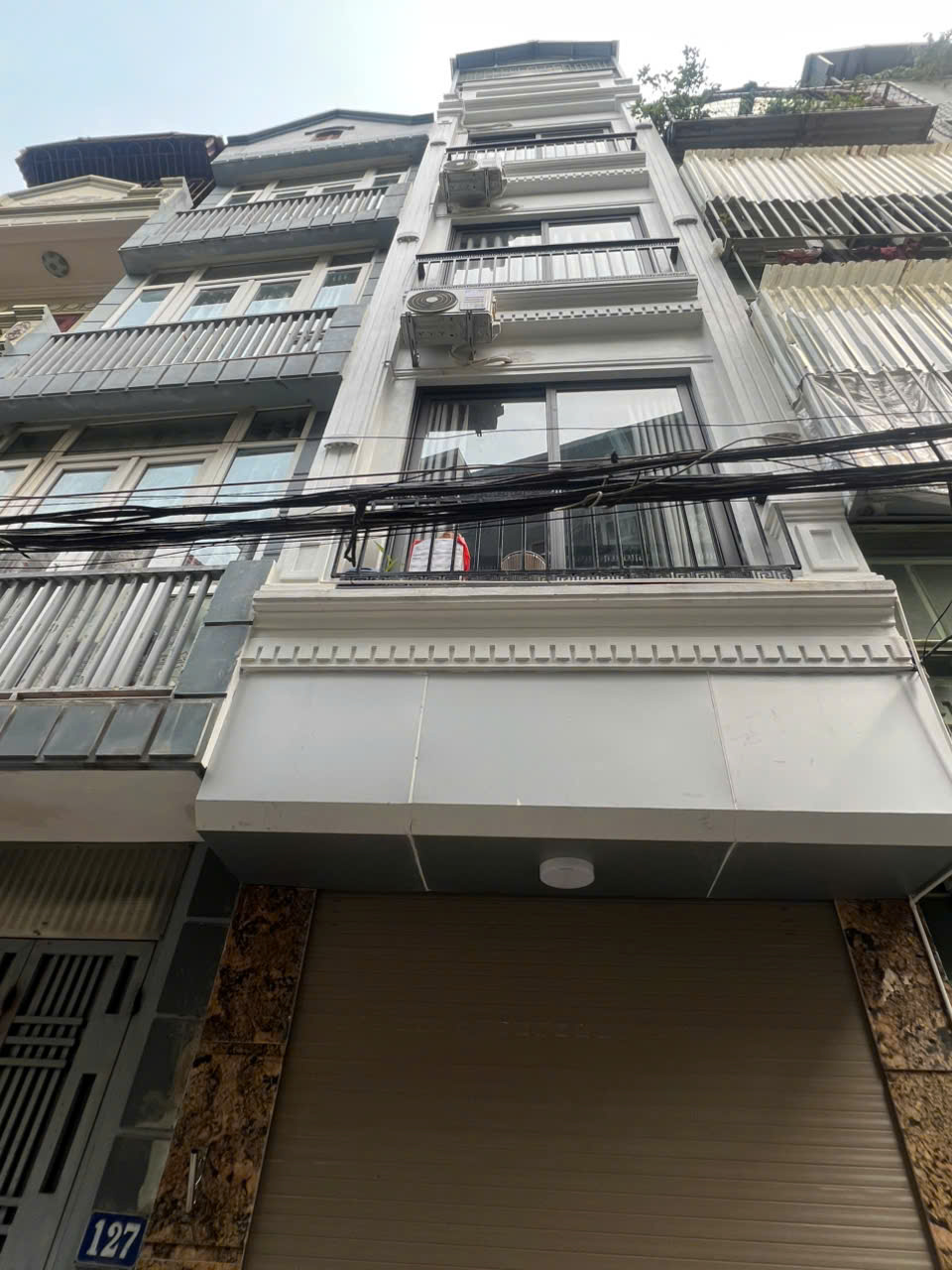  BÁN NHÀ 5 TẦNG PHÂN LÔ KHU LONG BIÊN ,OTO 7 CHỖ ĐỖ CỬA 10.5TY 