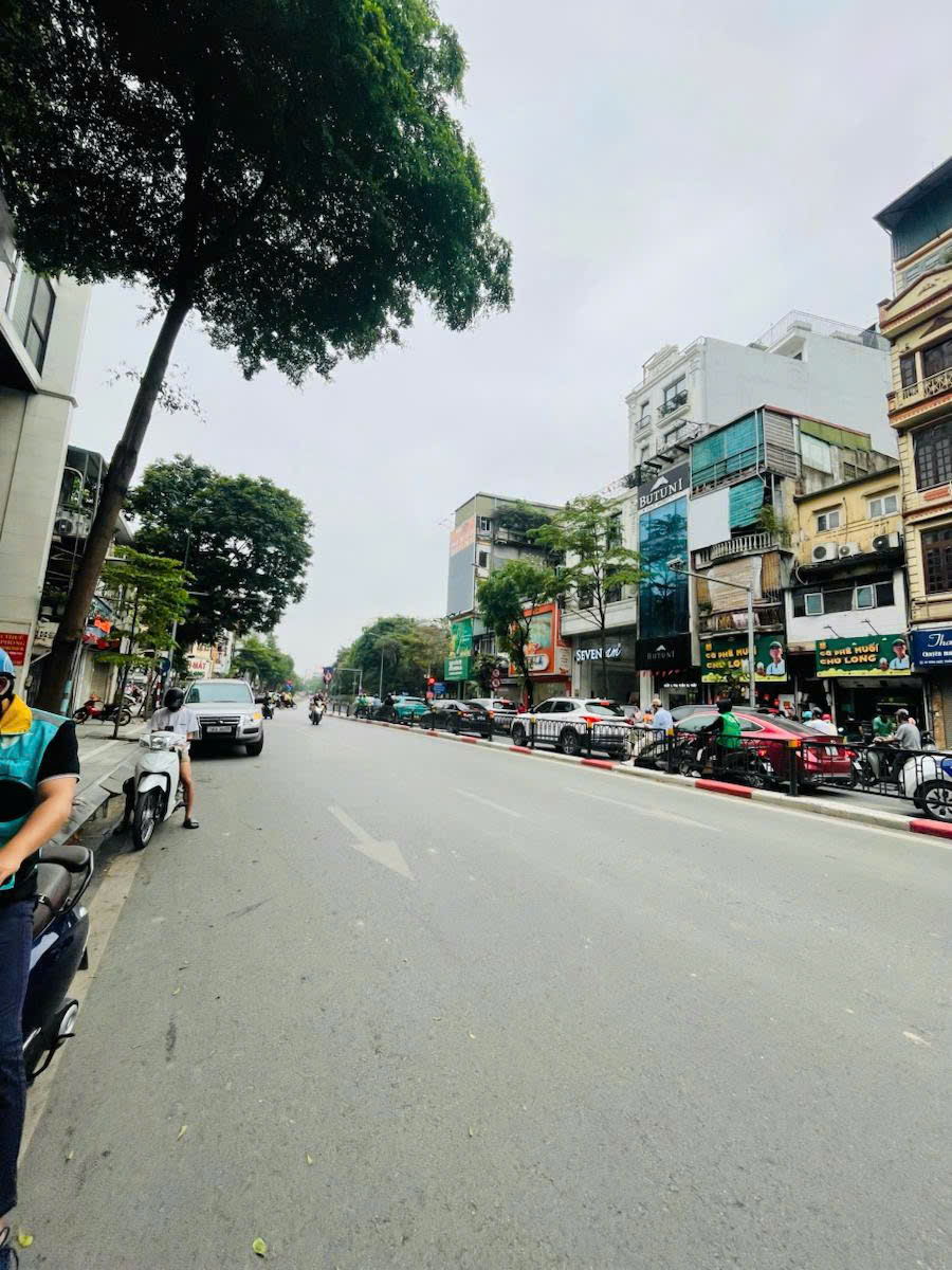  Bán nhà mặt phố Tôn Đức Thắng, Đống Đa 85m2 x 3T mặt tiền 4.1m chào 35 tỷ 