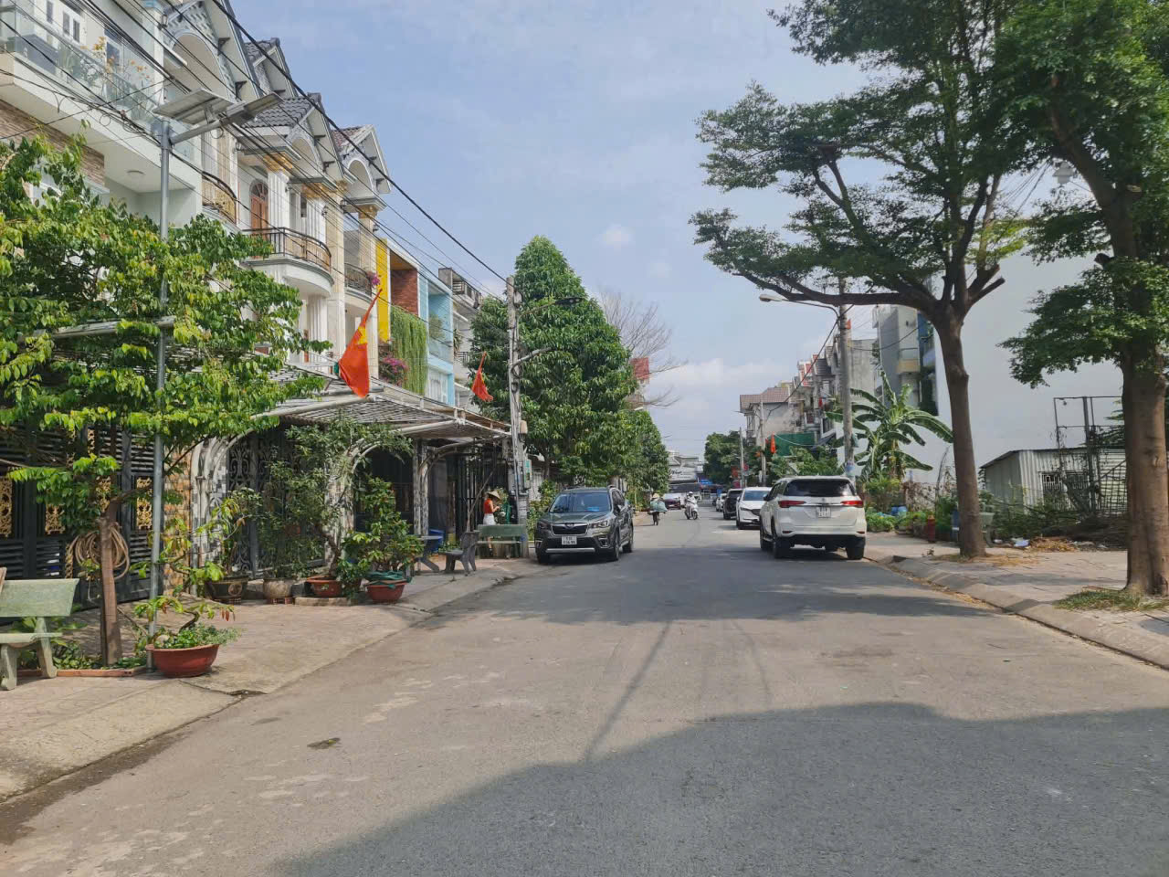  Bán lô đất cực đẹp,SHR đường nhựa 13m,giáp CÔNG VIÊN,gần Vincom 550 