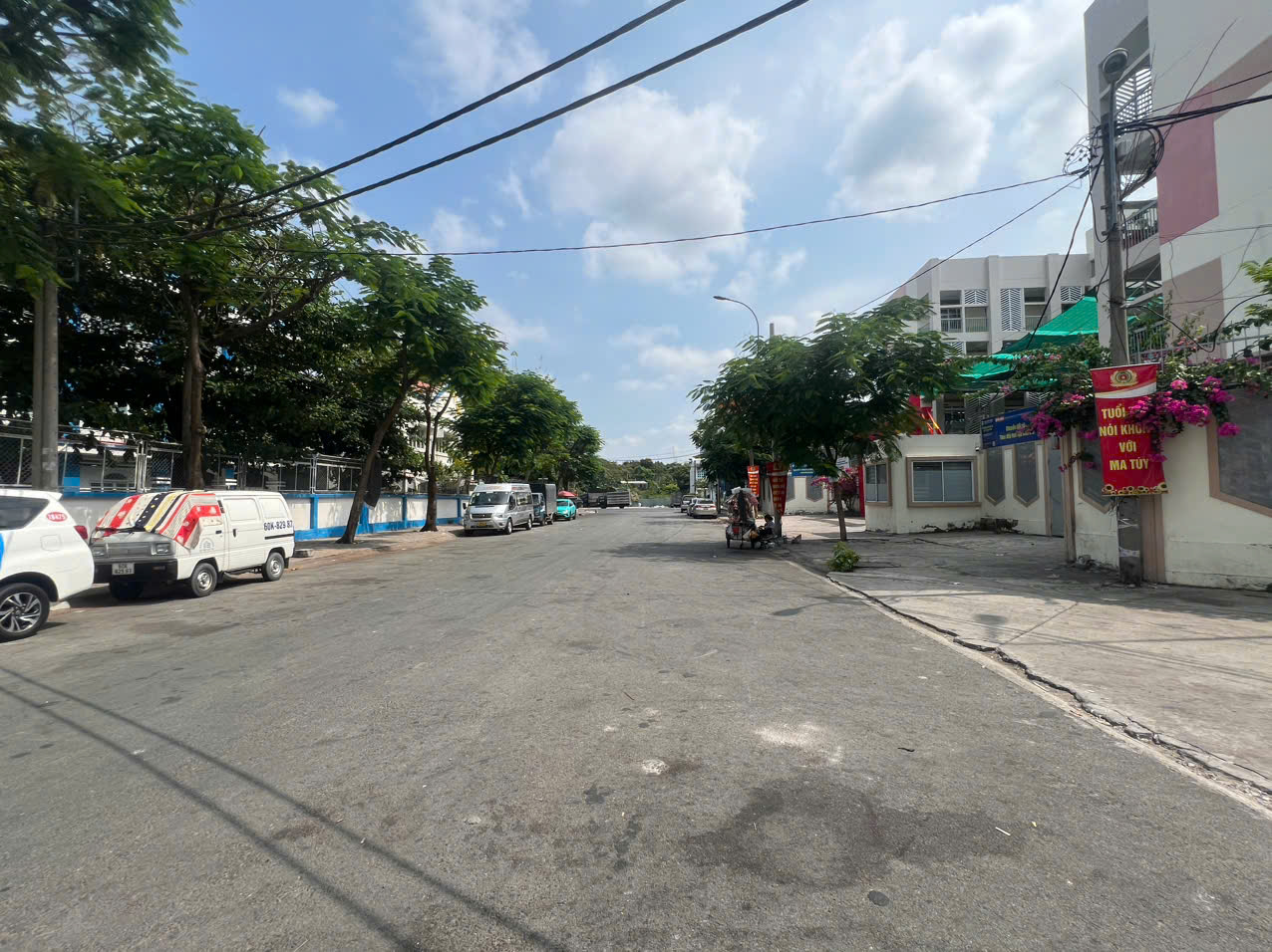  bán nhà hẻm xe tải sát Q1
Ngang 3.95 x15.5 m 