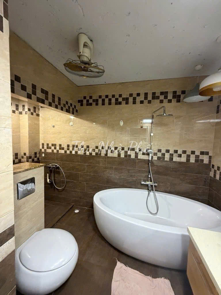  TÂN PHÚ NGAY CHỢ TÂN HƯƠNG, HẺM ÔTÔ NGỦ TRONG NHÀ , GẦN MẶT TIỀN, 76M2, NHÀ 3 TẦNG, NHỈNH 8 TỶ 