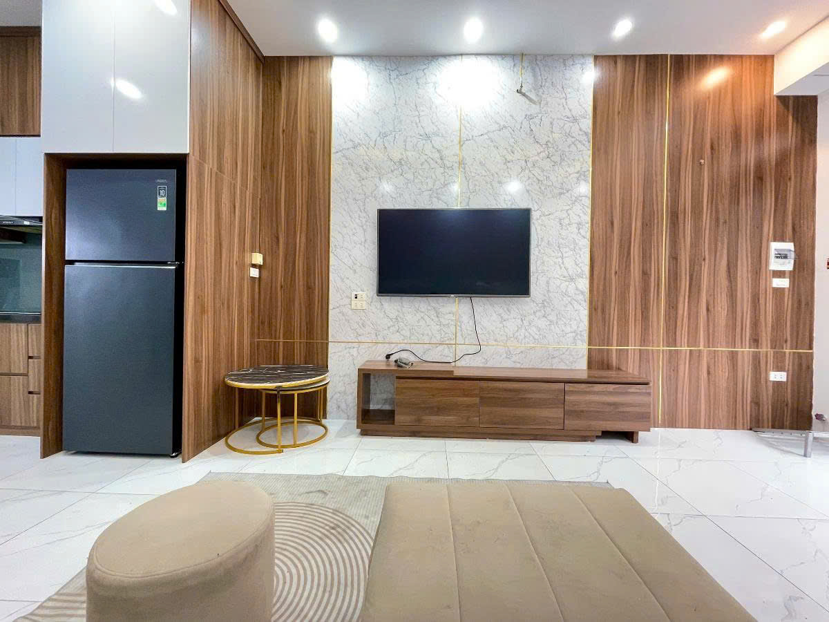  Bán nhà Hoa Lâm 35m 5 tầng lô góc ô tô tránh hơn 9 tỷ 