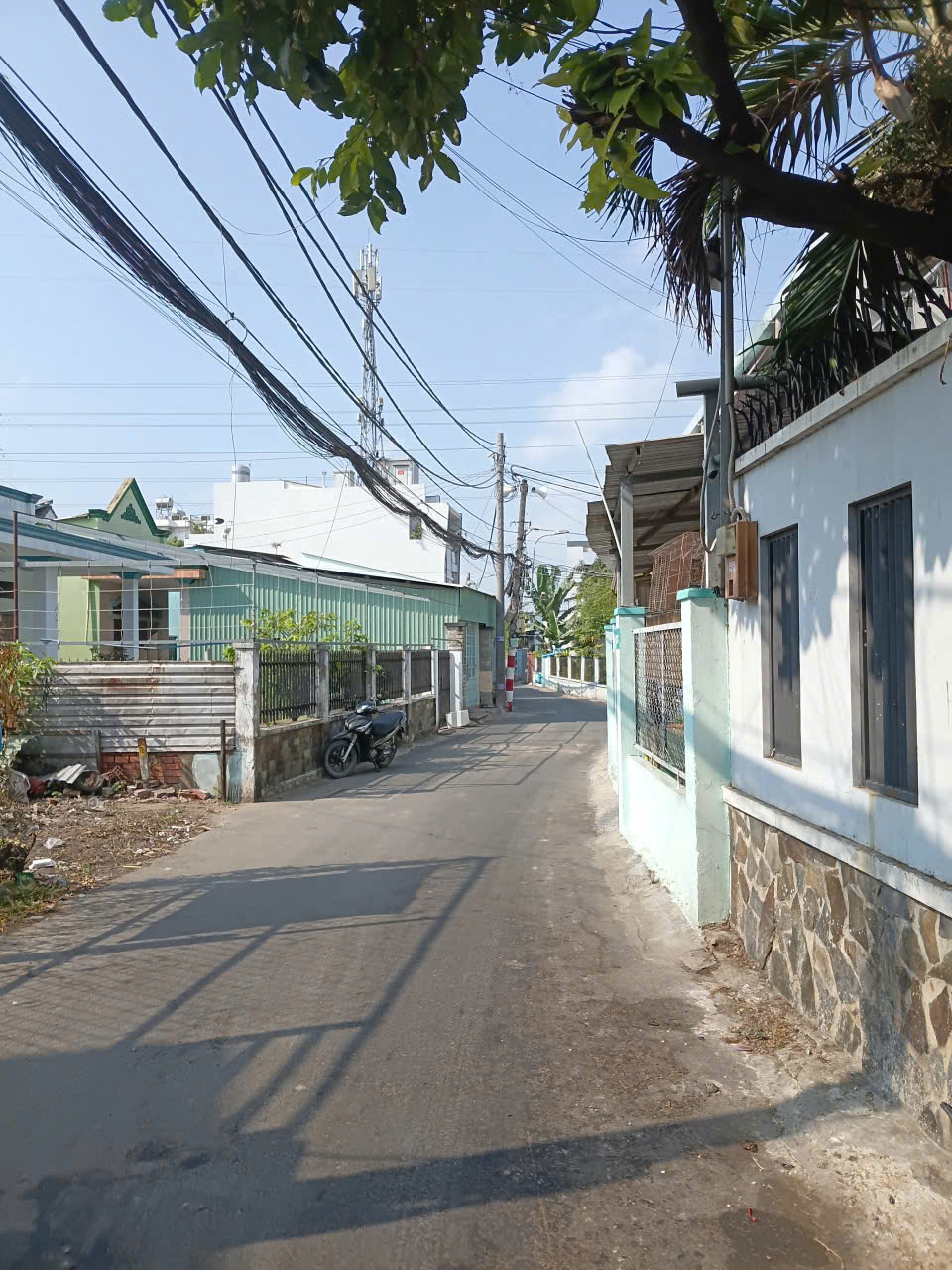  bán gấp lô đất  đường số 14 đỗ xuân hợp , phước bình , quận 9 , HCM , chỉ 50tr/m2 