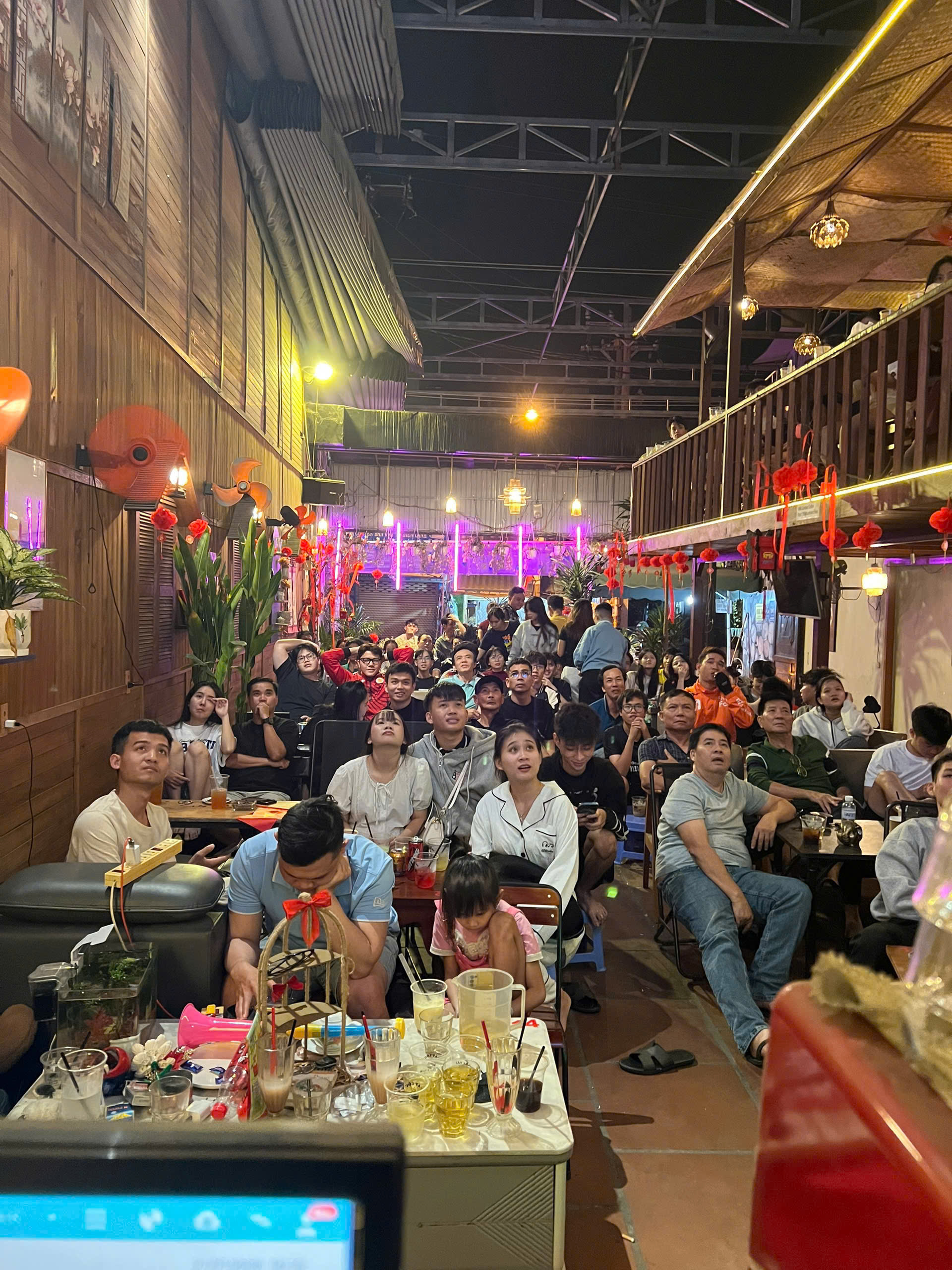  SANG NHƯỢNG QUÁN CAFE 198 PHẠM VĂN CHIÊU, P.8, GÒ VẤP, TPHCM – FULL THIẾT BỊ, VÀO LÀ KINH DOANH NGAY 