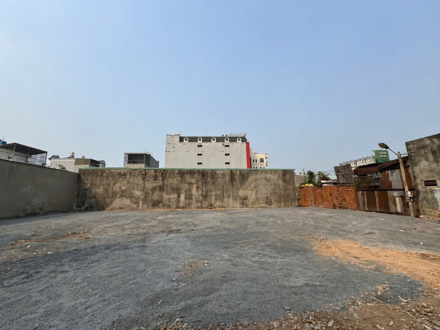  Lô đất ngang 25 dài 27 đường 7 mét . Ra Lê văn Khương 20 mét. q12 