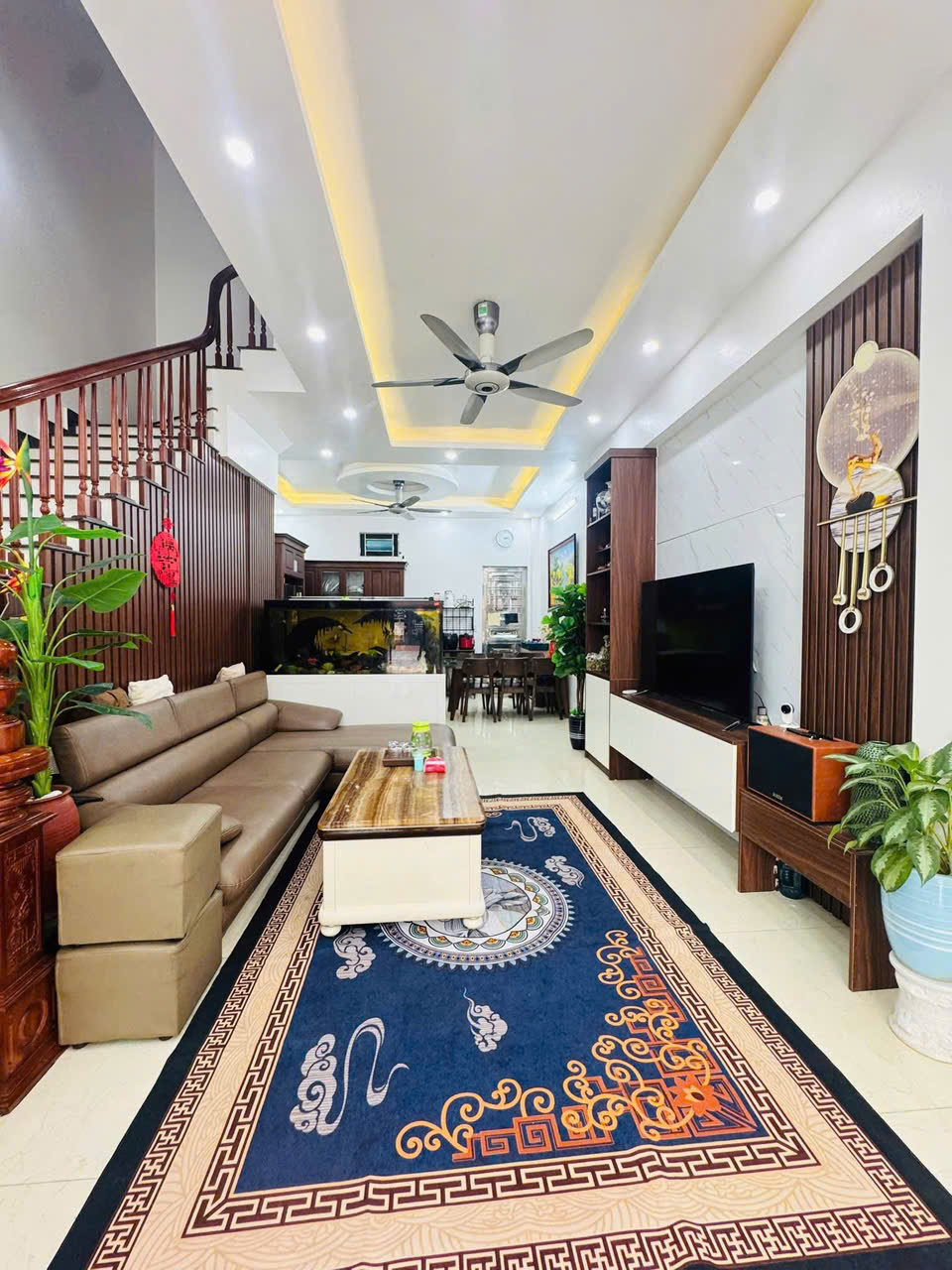  Bán nhà 3 tầng dân xây trong khu đô thị 379, nhà rộng 65m2, mặt tiền 5m 