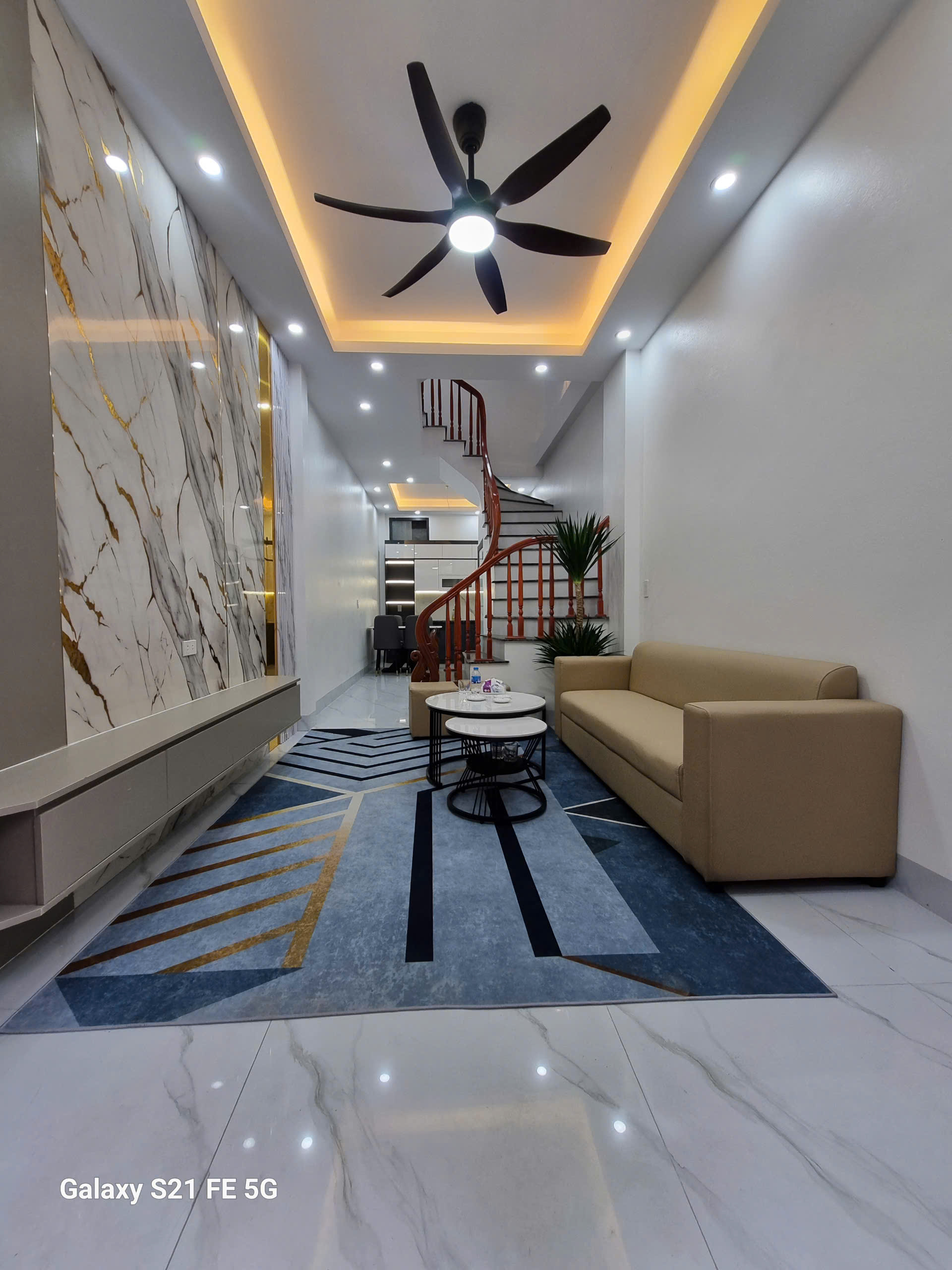  bán nhà 3 tầng đẹp, ngõ thông thẳng trung tâm quang trung gần vincom 