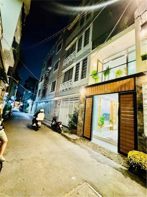  Nhà HXH Phú Nhuận - Phường 5 - Thích Quảng Đức. 