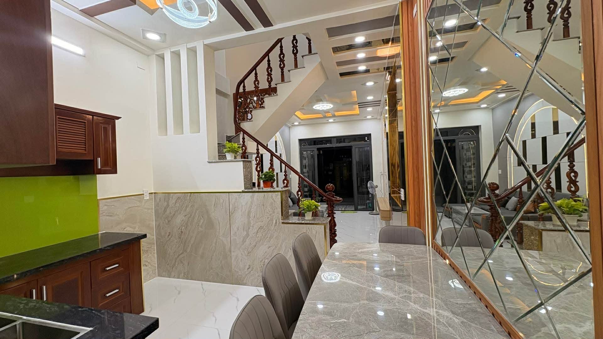  NHÀ ĐẸP-GIÁ TỐT NHÀ MỚI ĐẸP LUNG LINH 3 TẦNG-HẺM OTO 5m-HIỆP THÀNH-Q12- 5,x TỶ (x nhỏ xíu) 
