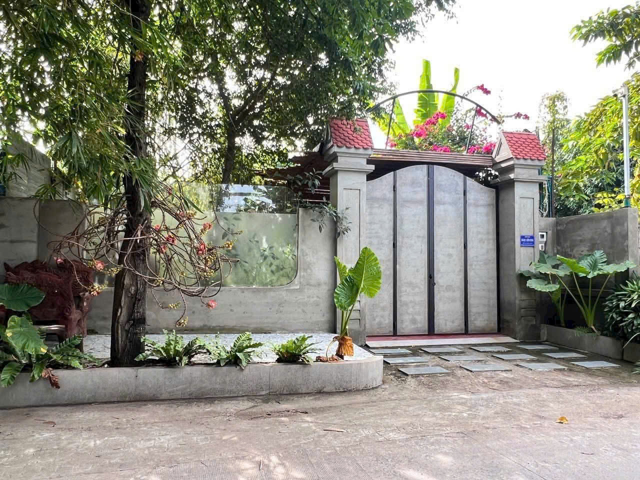  BIỆT THỰ SÂN VƯỜN MẶT SÔNG 370m² – VIEW SÔNG SÀI GÒN GIÁ CHỈ 13.95 TỶ 