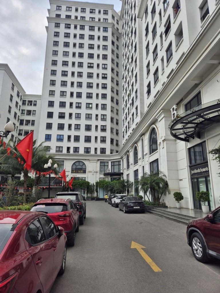  Chính chủ cần bán căn chung cư CẦU GIẤY. 62M, 2N, 2VS. Giá nhỉnh 6 tỷ. 