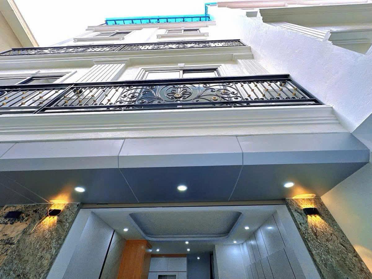  NHÀ ĐẸP - GIÁ TỐT - Vị Trí Đắc Địa Tại PHẠM VĂN ĐỒNG - CẦU GIẤY 