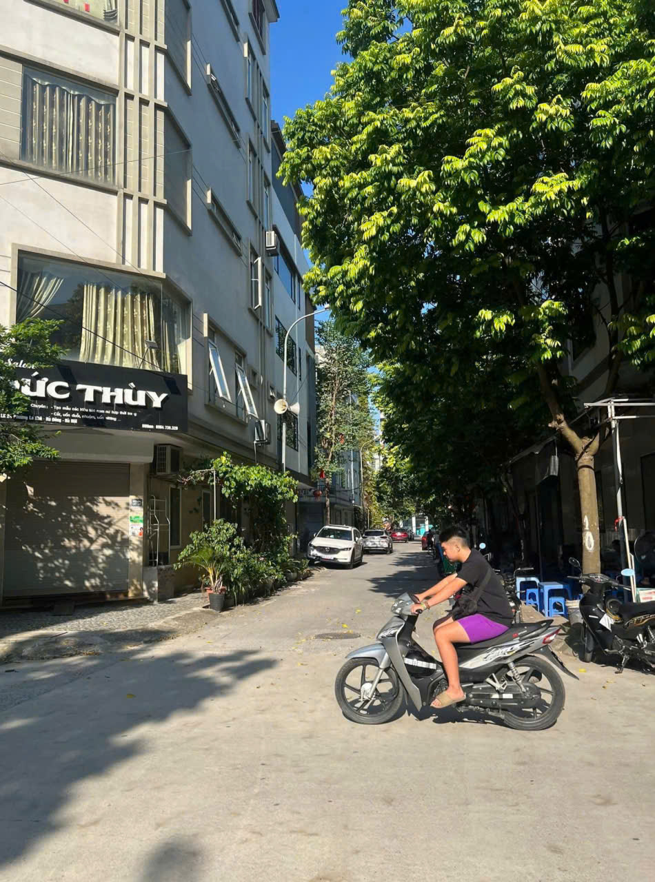  Bán nhà KĐT Văn Khê Hà Đông 50m2, 8 tầng thang máy, full nội thất, dòng tiền 80tr/tháng, ô tô tránh, giá 18 tỷ 