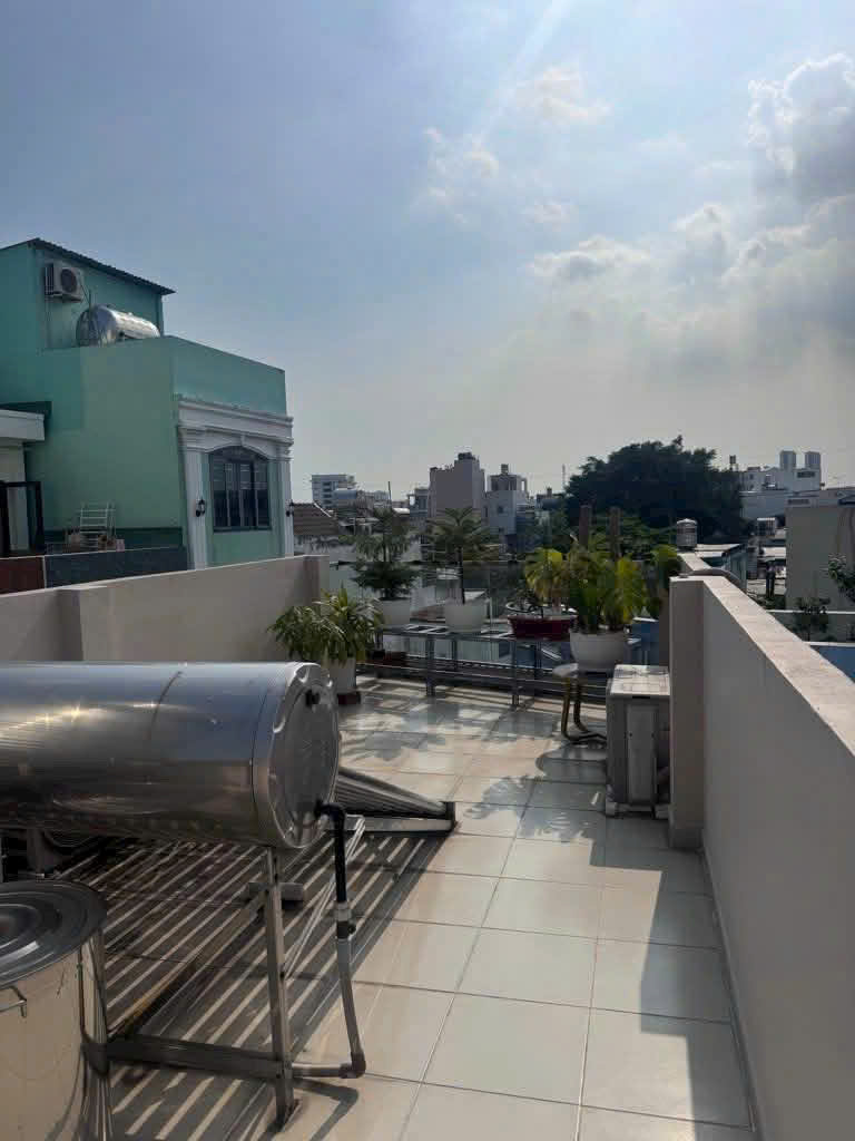  Q6. Nhà đẹp. Bình Tiên. Hẻm xe hơi 1 trục thẳng. Thuận tiện ra Hậu Giang , Đại lộ Võ Văn Kiệt, gần chợ, siêu thị,  trường học. Nhỉnh 5tỷ. 