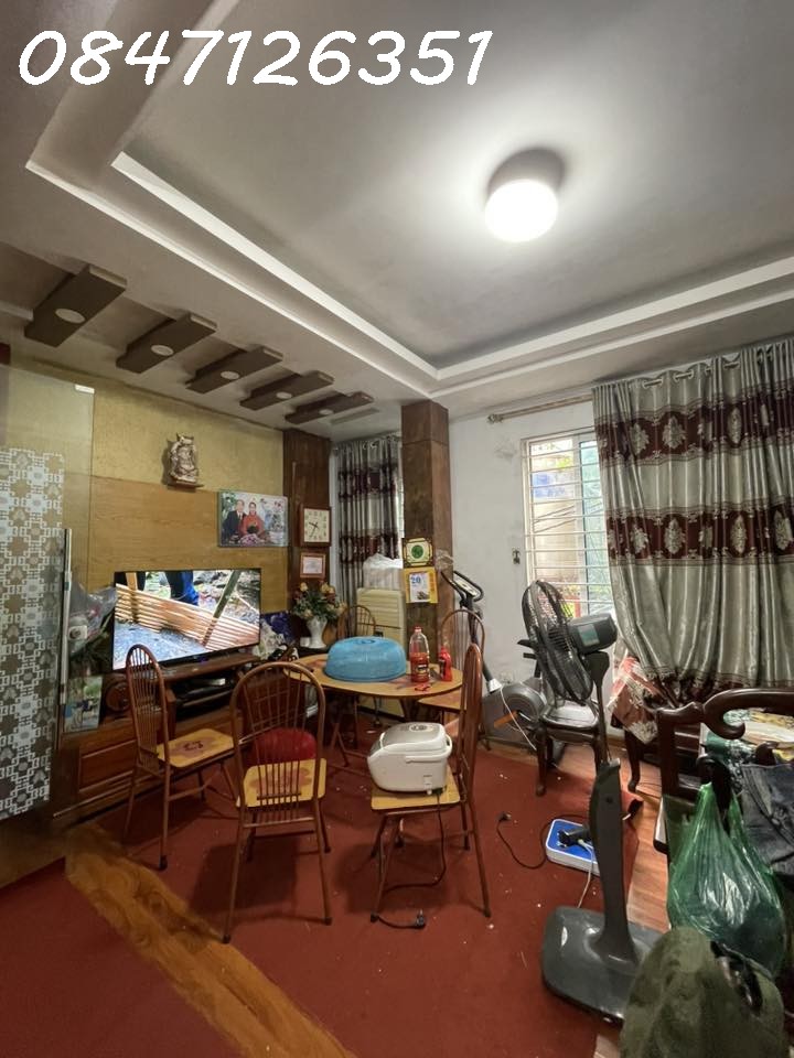  ????Ô tô qua nhà, Lô góc Kinh doanh Cầu Giấy 43/50m 5T, chỉ hơn 18 tỷ 