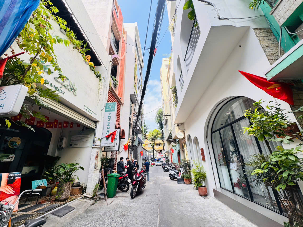  BÁN NHÀ 4 TẦNG MẶT TIỀN HXH 8M Đ.PHẠM NGỌC THẠCH, QUẬN 3- DT 4M*16M SH VUÔNG ĐẸP- HDT ĐỀU 50TR/TH- 0938676685 GIANG GIANG 