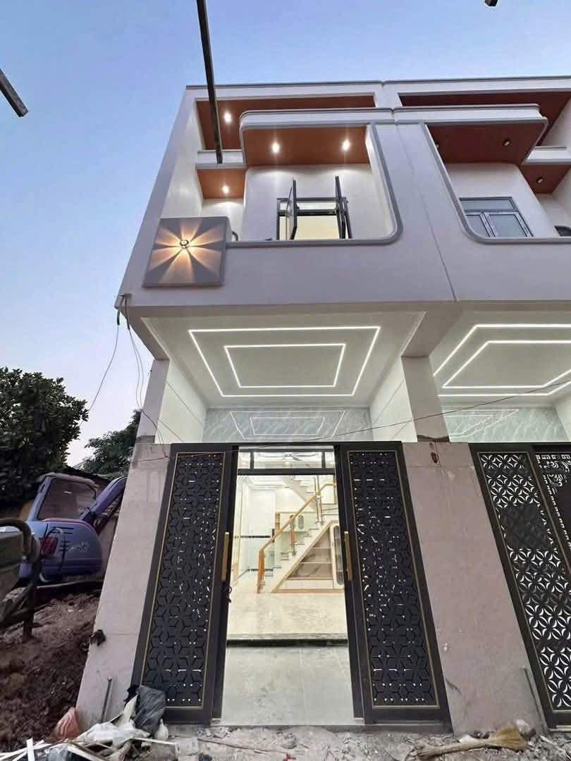  BÁN NHÀ ĐẸP - GIÁ TỐT - Đường bê tông 5m, cách nhựa 30m - Gần chợ, trường học, Đại học FPT 