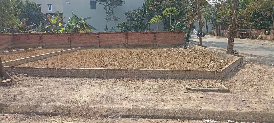  [[Phú Cát  - Hòa Lạc] Chủ đất cần tiền xây nhà gửi em bán gấp mảnh đất này . 