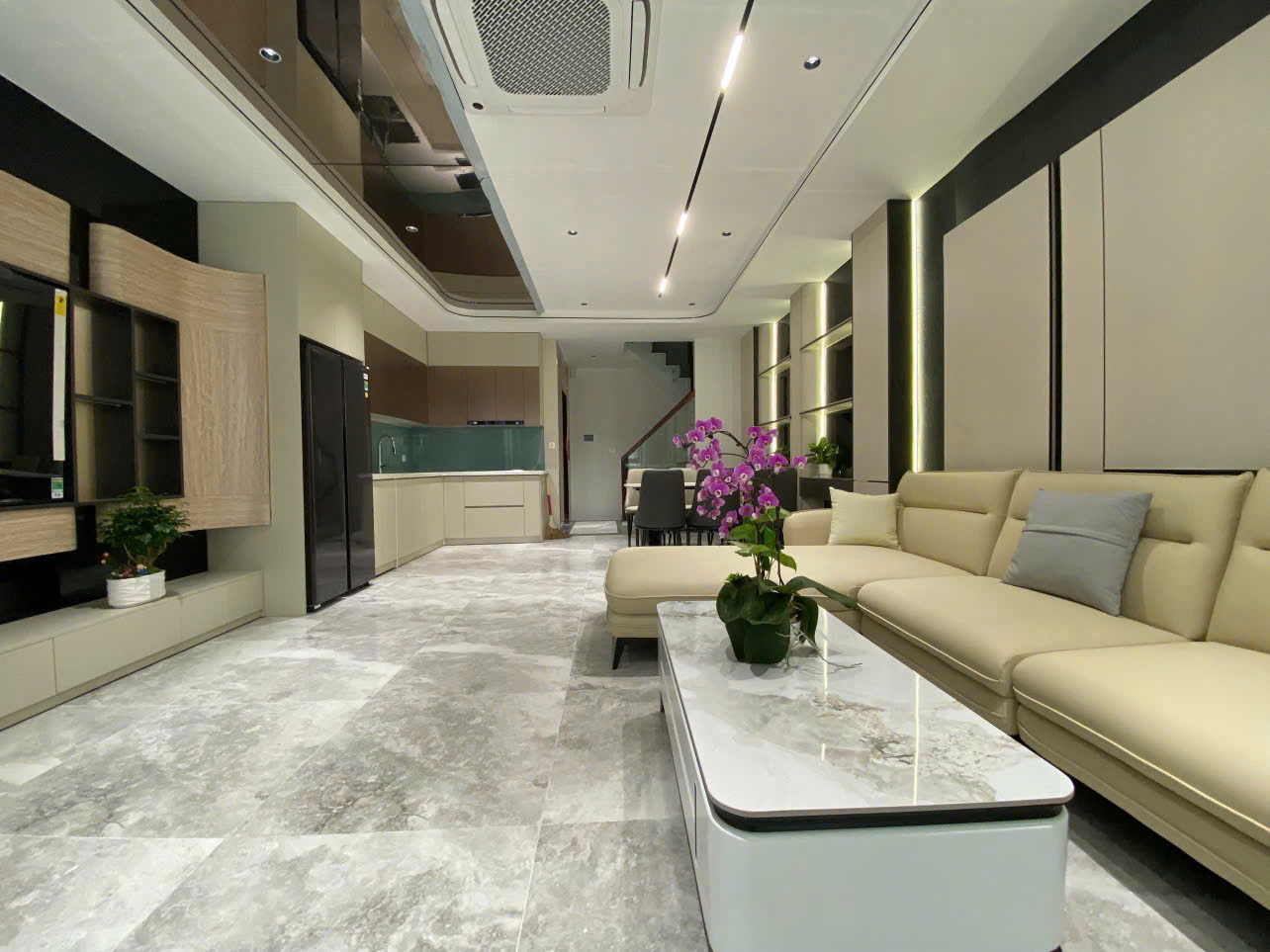  Siêu phẩm NGuyễn Văn Cừ, 50m2, 6 tầng thang máy, full nội thất, phân lô Gia Thụy 