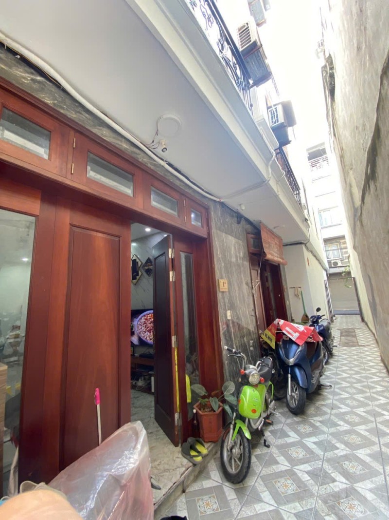  NGUYỄN SƠN – Ô TÔ TRÁNH – NHÀ ĐẸP 5 TẦNG - 3 PHÒNG NGỦ RỘNG – GIÁ 9.1 TỶ LONG BIÊN 