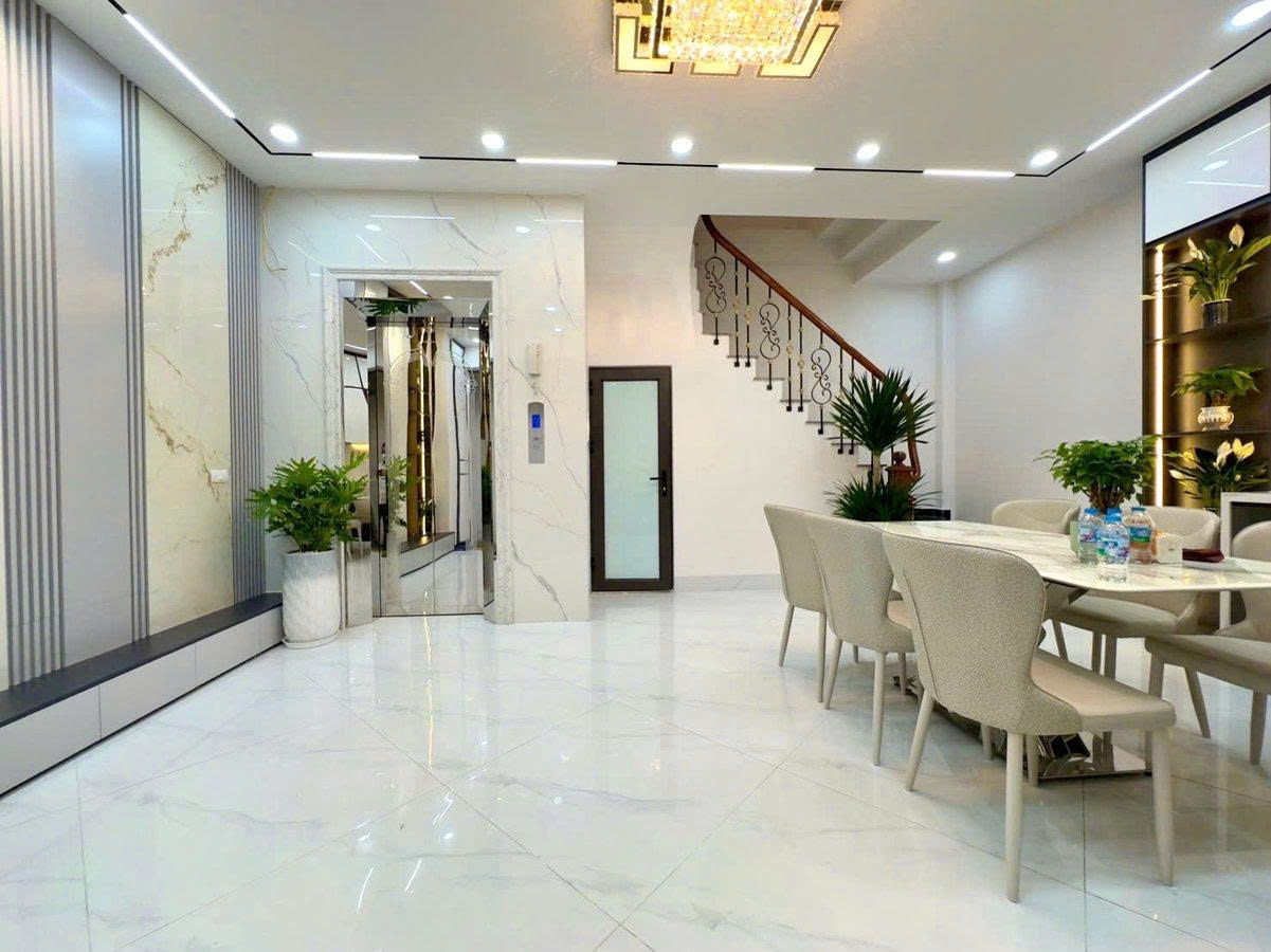  ???? BÁN NHÀ TAM TRINH – Hoàng Mai  45m² – 5 TẦNG – THANG MÁY – 10.X Tỷ 