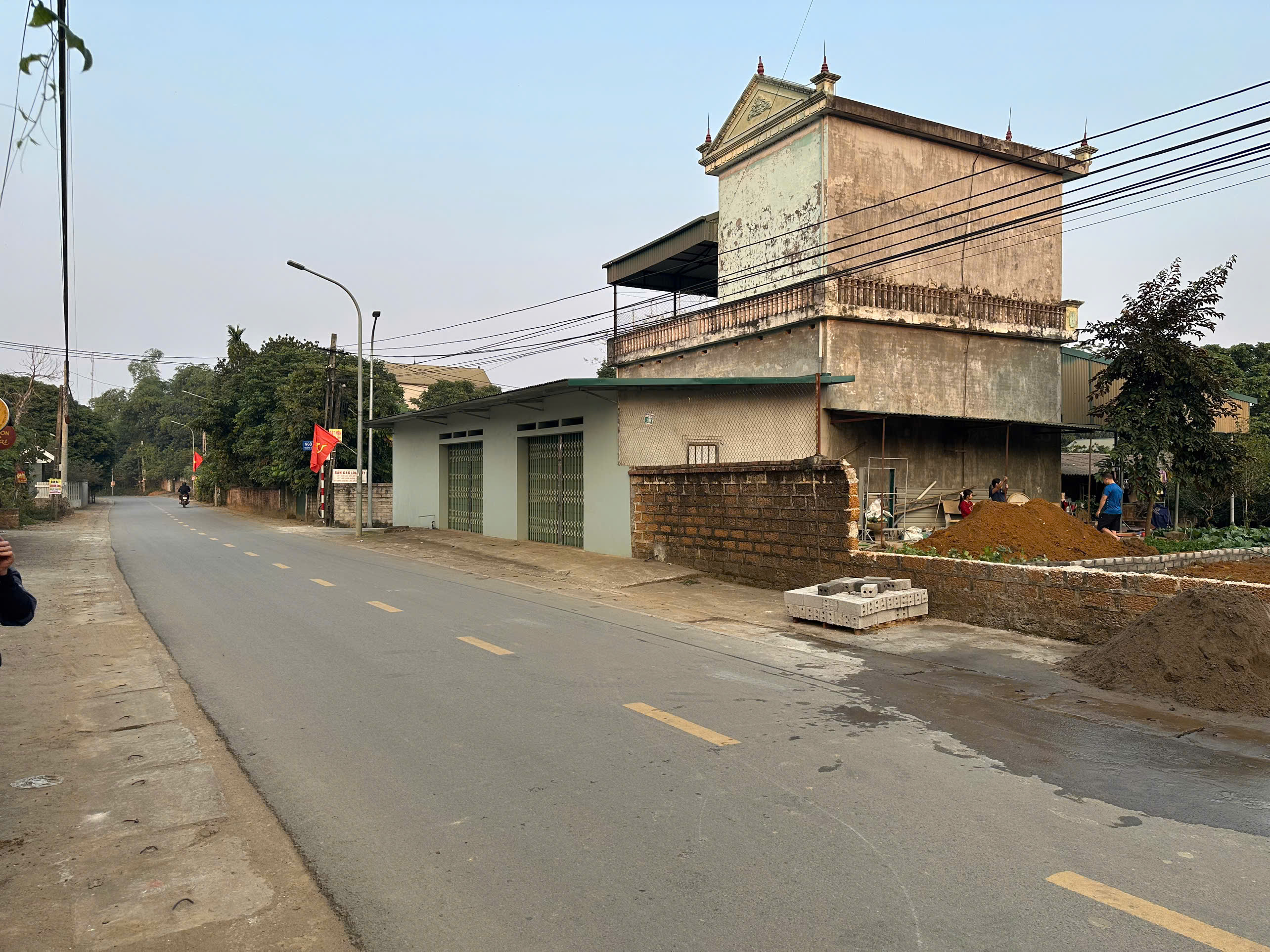  Bán gấp đất thổ cư 100m2, 3.5 tỷ, sổ đỏ, Sơn Tây - Cổ Đông. 