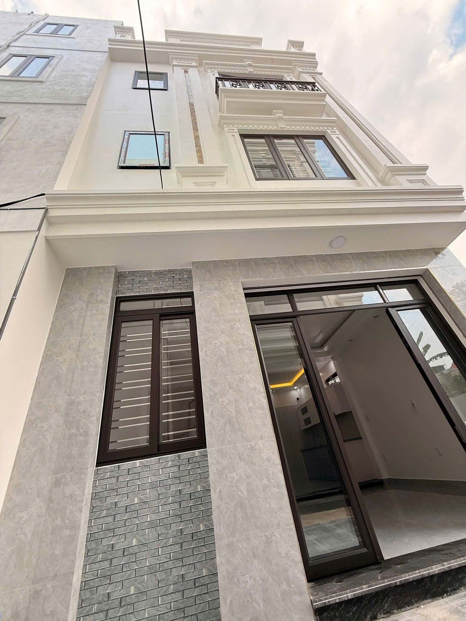  BÁN NHÀ 3 TẦNG SAU PHỦ THƯỢNG ĐOẠN, ĐÔNG HẢI 1  Ô TÔ ĐỖ GẦN  GIÁ 3,05 TỶ 