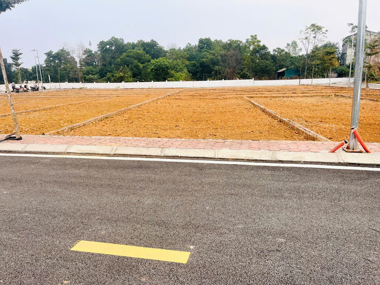  ĐẤT HOÀ LẠC CHÍNH CHỦ NHỈNH 2 TỶ/LÔ 
