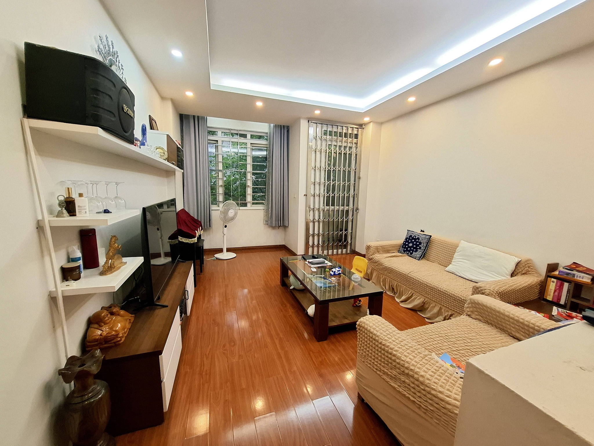  Cực hiếm! Bán nhà Lò Đúc, 30m2, 4 tầng, mặt tiền 5.8m, giá 9.3 tỉ, ngõ nông rộng thoáng, kinh doanh 
