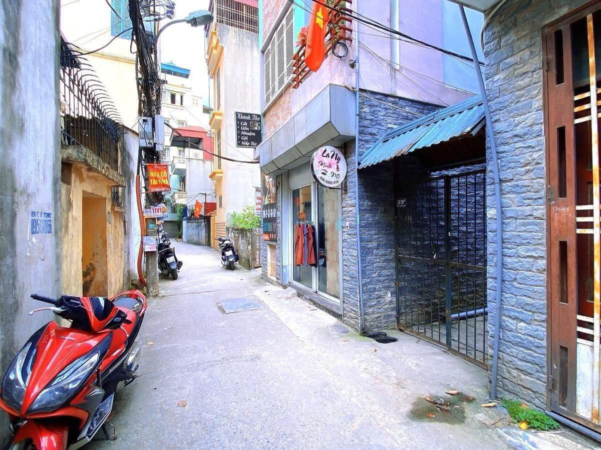  Bán nhà phố Nguyễn Đình Thi, Tây Hồ, khu hiếm nhà bán, gần hồ, 39m, 5 tầng, 11.5 tỷ 