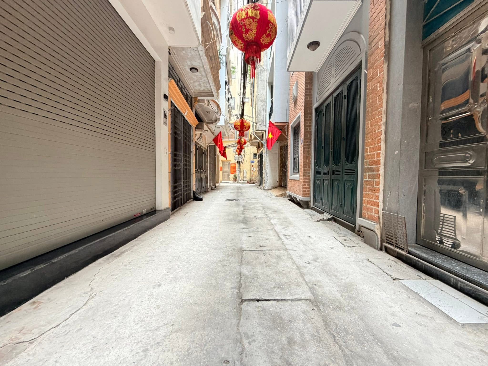  Bán nhà 5 tầng thang máy Tôn Đức Thắng, Đống Đa, gần phố, dân xây, 48m, 13.2 tỷ 