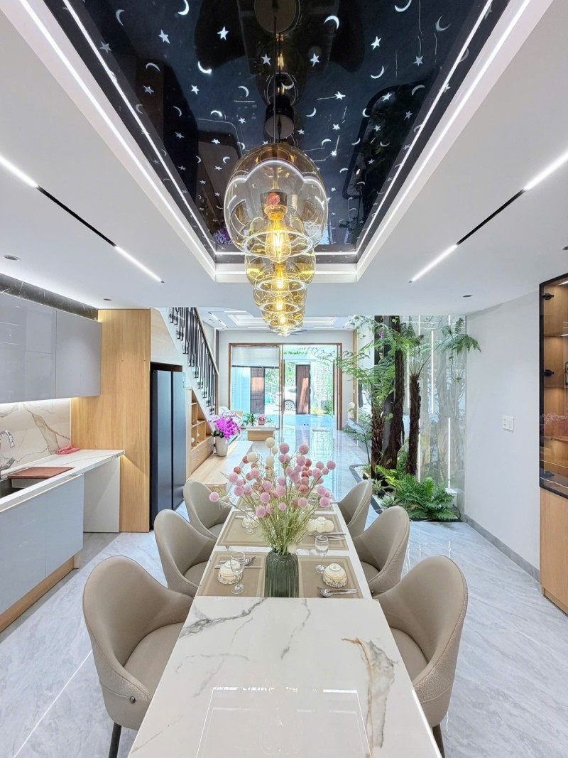  Bán nhà 3 tầng Lỗ Giáng Hòa Xuân, 100m2, gần CV Văn Tiến Dũng, giá 7.99 tỷ 