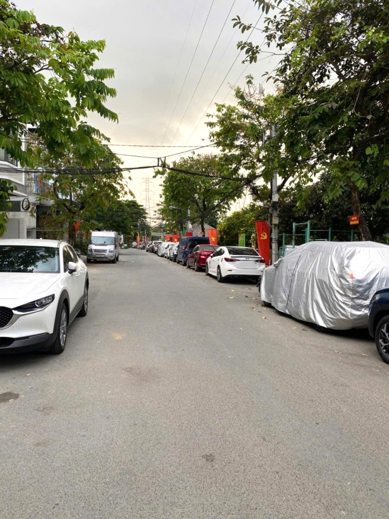  Nhà 2 Tầng 54M² Thủ Đức – Hẻm Ô Tô Xe Tải – Khu Phân Lô Đẹp Gần Quốc Lộ 13 – Giá Tốt 6.4 Tỷ 