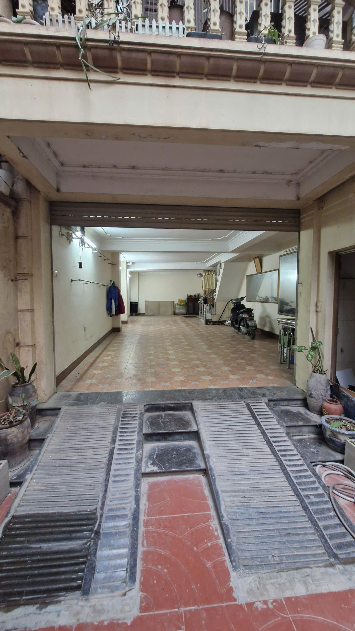  CHÍNH CHỦ CẦN CHUYỂN ĐỔI CHỖ Ở LÊN MUỐN BÁN GẤP NHÀ PHỐ VĂN TIẾN DŨNG QUẬN BẮC TỪ LIÊM 100 M2 x 5 TẦNG NHỈNH 29 TỶ Ô TÔ KINH DOANH ĐỈNH. 