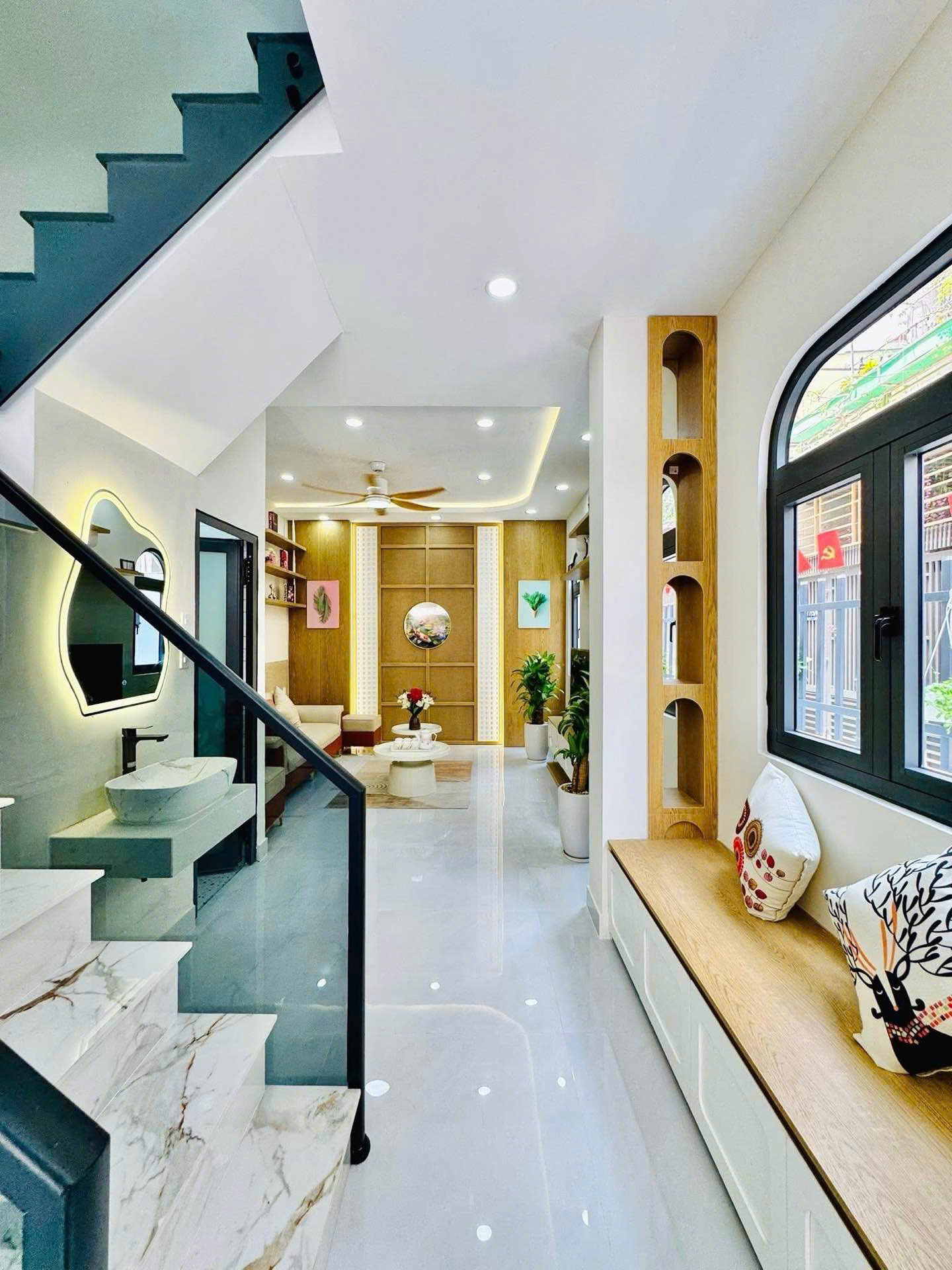  CĂN GÓC 2 MẶT THOÁNG SÁT LOTTE MART–  Ô TÔ VÀO NHÀ - 4 TẦNG - 60M2, NGANG 4.5M - NHỈNH 8T - PHÁP LÝ CHUẨN 