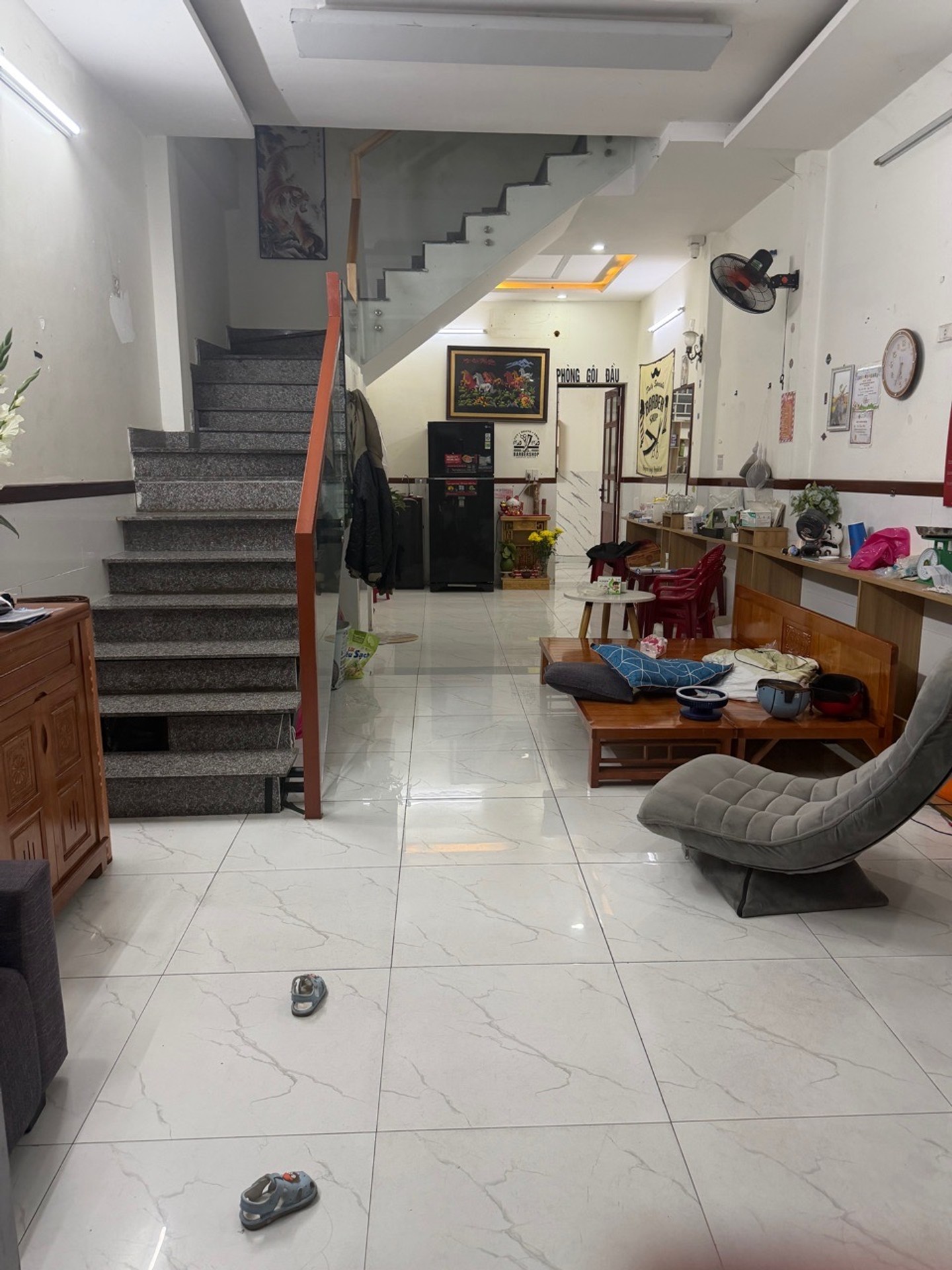  Bán nhà 2 tầng mặt tiền Cách Mạng Tháng 8 65m2 giá 7 tỷ 1 