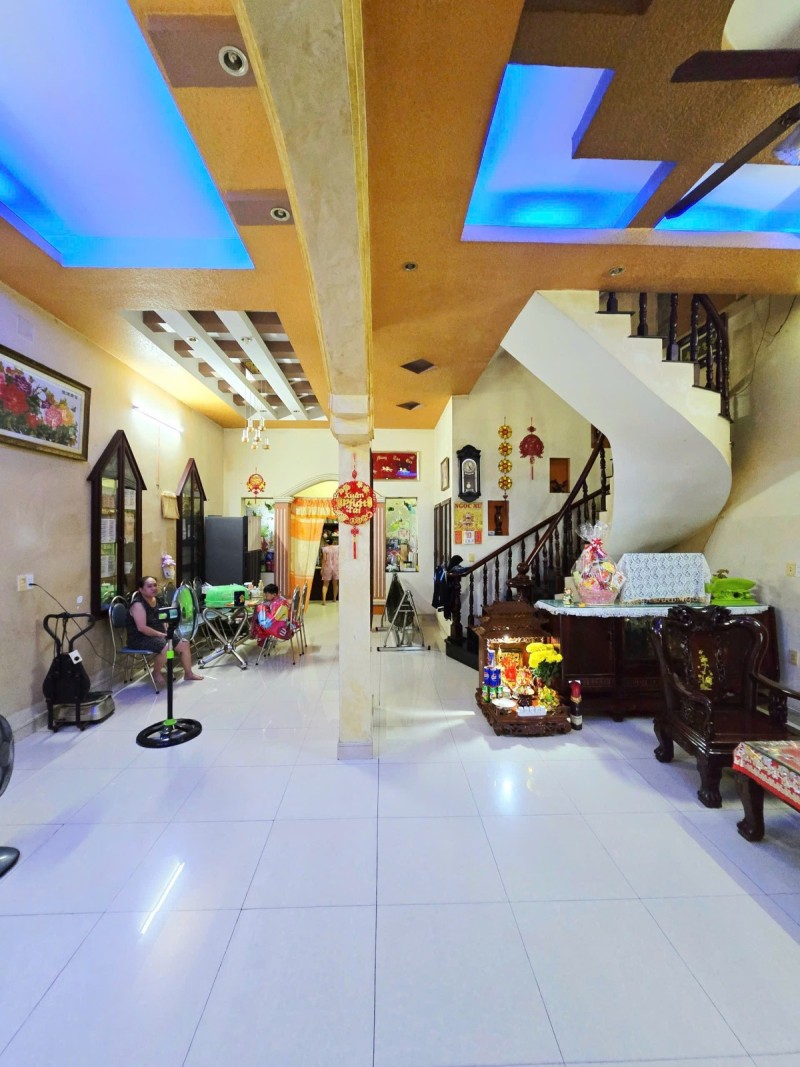  Bán nhà đường Nguyễn Duy Trinh, Phường Long Trường,  Q9, Thủ Đức, TP HCM. DT 154m2,  3 tầng, sổ hồng, 8.95  tỷ - 