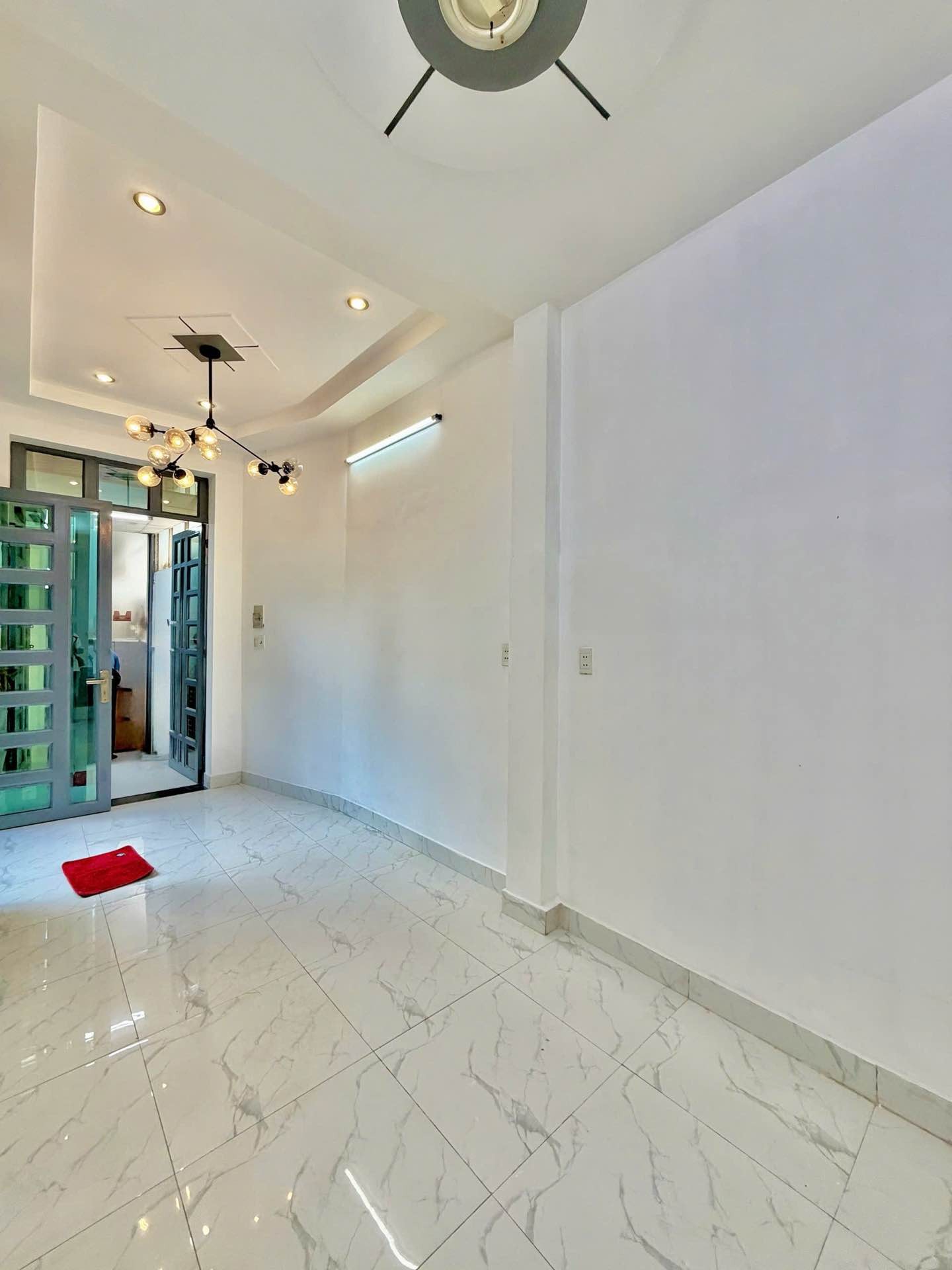  4 TẦNG LẦU - HẺM XE HƠI - 28m2 - THÍCH QUẢNG ĐỨC - F.5 PHÚ NHUẬN - 4.x TỎI 