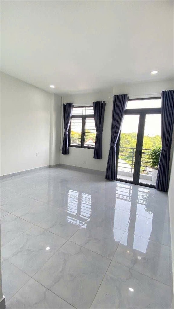  NHÀ MỚI HẺM 496 DƯƠNG QUẢNG HÀM – XE TẢI ĐẬU CỬA – CHỈ 7.7 TỶ 