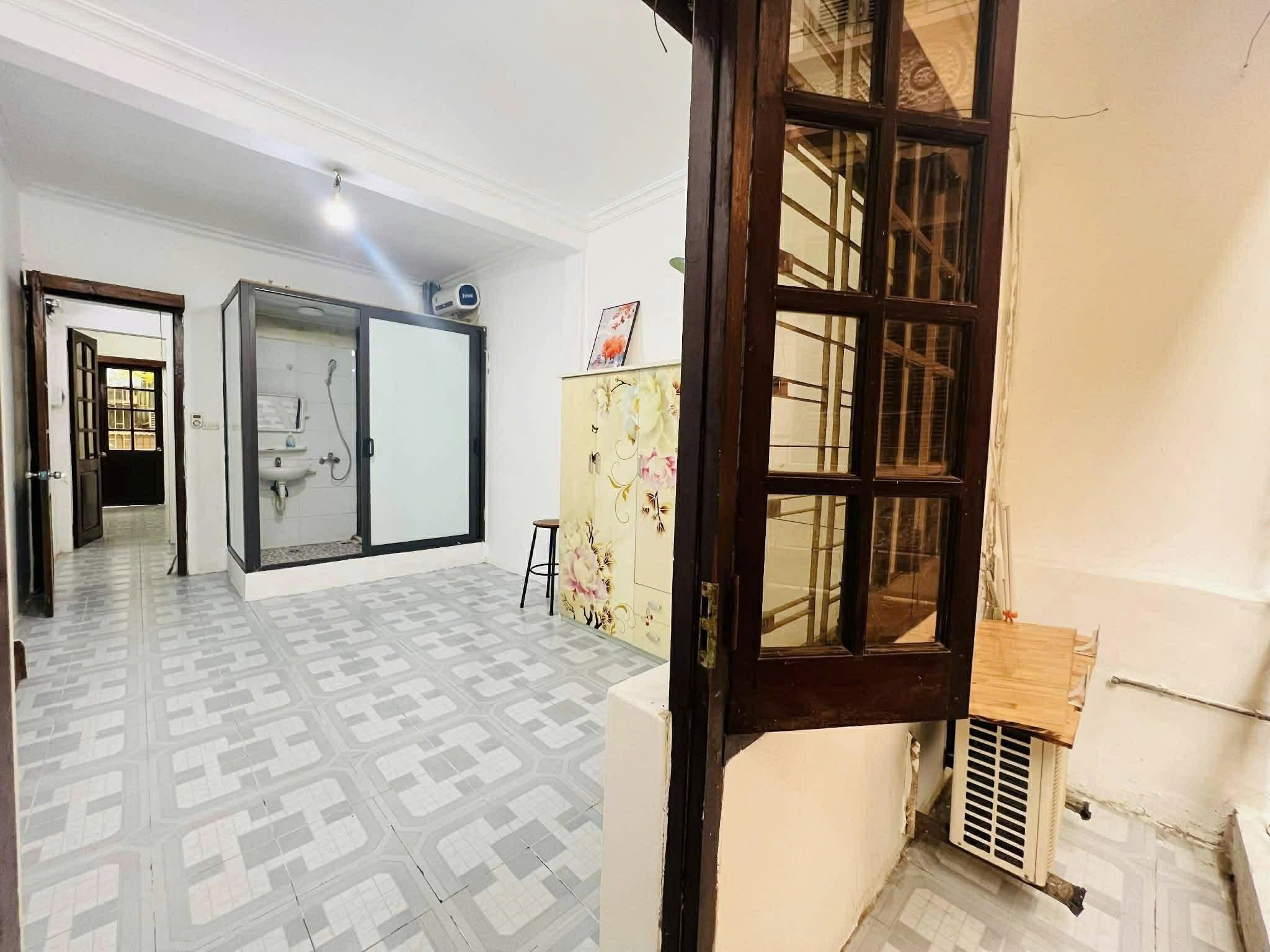  CHO THUÊ LÊ THANH NGHỊ, Ô TÔ ĐỖ, 2 MẶT NGÕ, KINH DOANH 43M 4T, 18TR 0903258273 