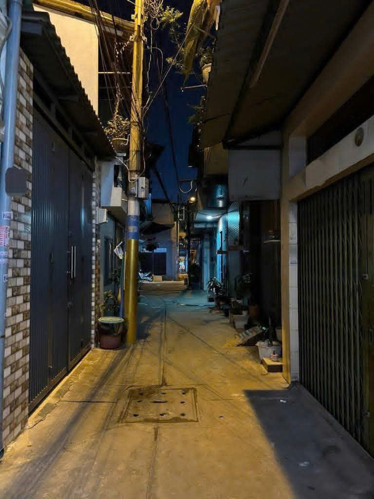  Bình Tân - 3 T.y Nhỉnh - Hẻm 2/ - Nhà Mới - Gần Mặt Tiền - Kề Tên Lửa - Giáp Quận 6 - 36M2 - 2 Tầng - 2PN 