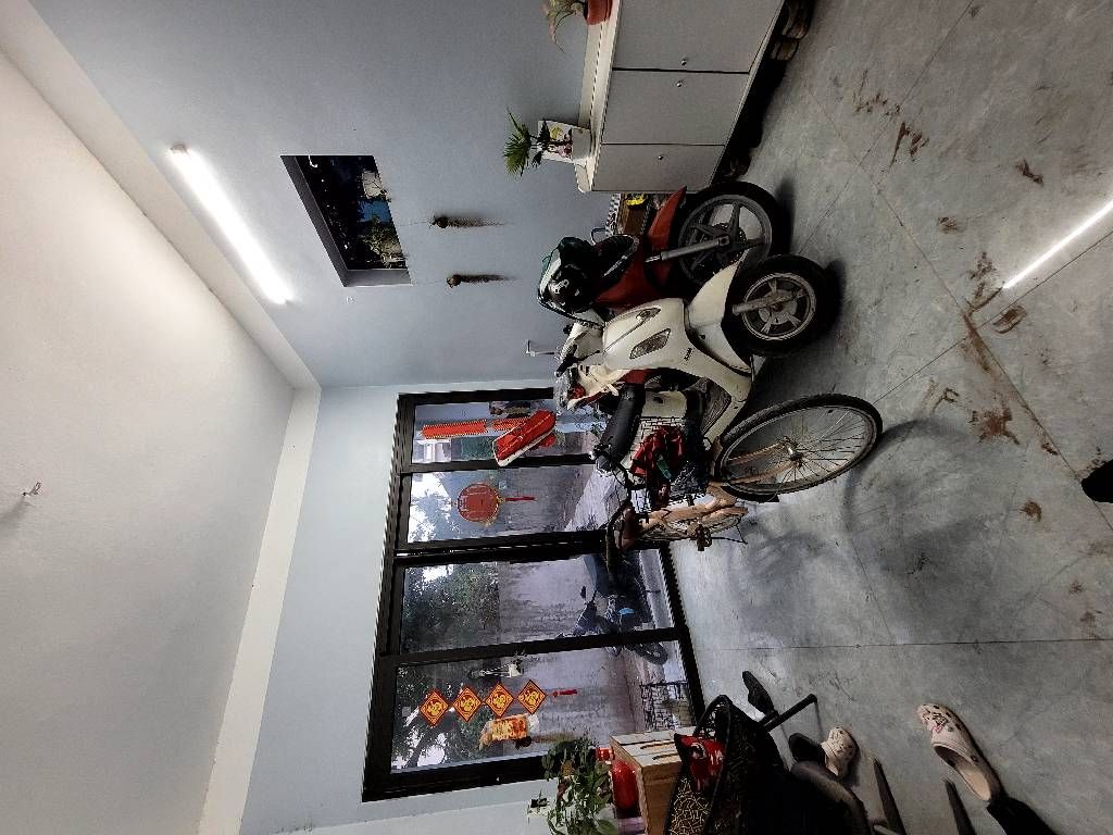  Bán nhà Gia Lâm, 50m, 4 tầng, nhỉnh 4 tỷ. Dân xây, ô tô ngủ trong nhà. 